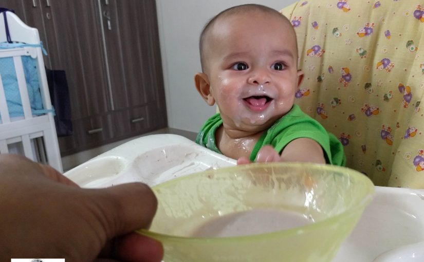 When to start Solid Food for your Baby: 7 Signs to help you Decide